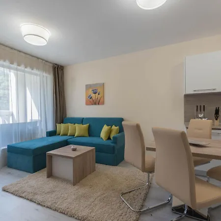 South Bay Hotel Warna