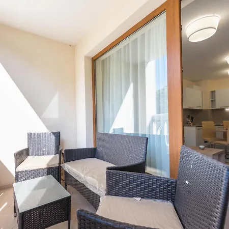 South Bay Hotel Warna